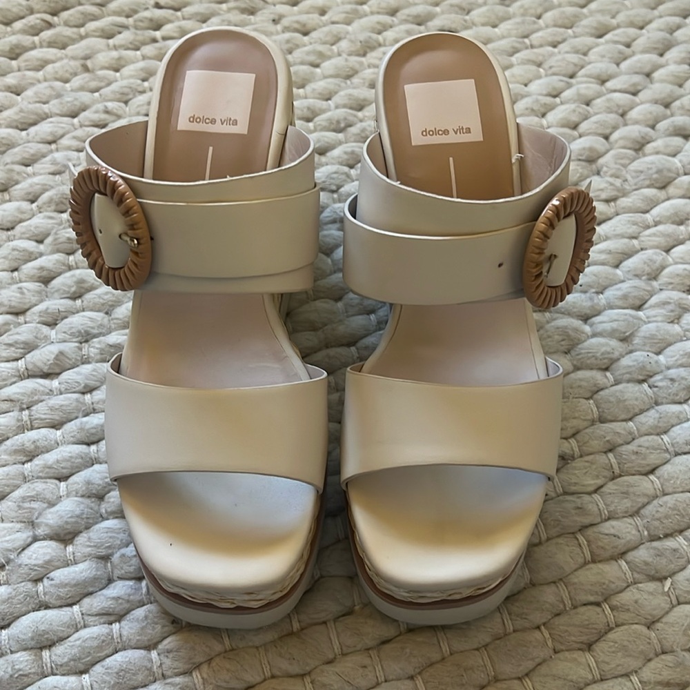 Dolce Vita sandal